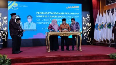 Gubernur Pramono Anung Tandatangani Perjanjian Kinerja 2025 Pemprov DKI